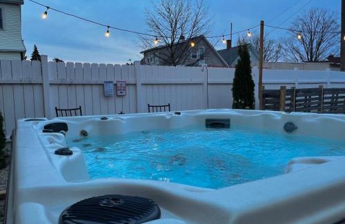 Sandusky Casa | Cottage near Cedar Point and downtown Sandusky
