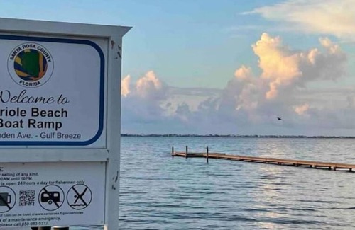 Gulf Breeze Cabaña | Cottage Near Live Oaks Preserve ~10 min to Beach!