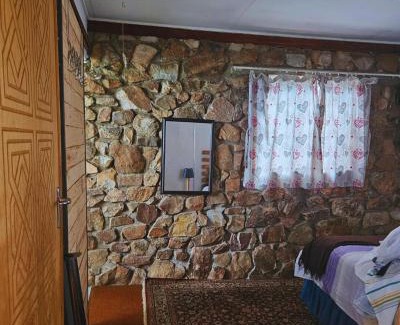 Silverton Apartamento | Cottage of the Grumpy Old Man, no loadshedding