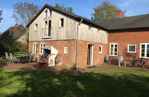 Monkebull Casa | Casa de vacaciones situado en un gran jardín, cerca del Mar de Wadden