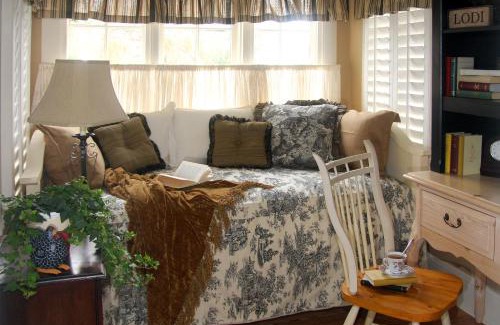Lodi Casa | Cottage on Armstrong