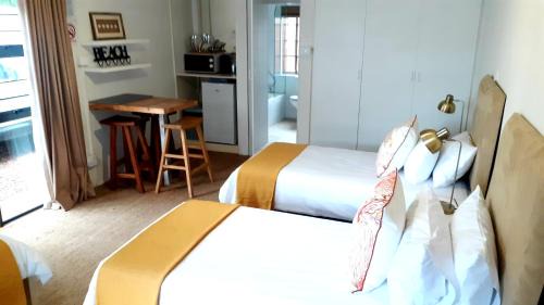 Saint Francis Bay Casa | Cottage on College