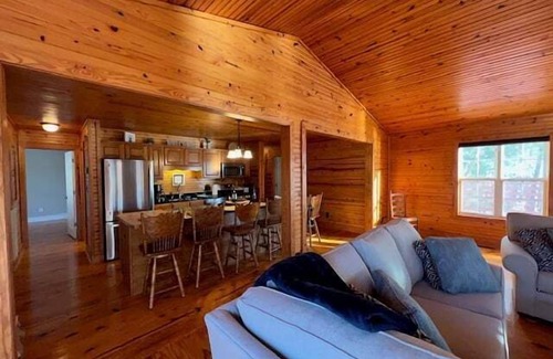 Buchanan Casa | Cottage on Cypress Bay near Paris Landing State Park