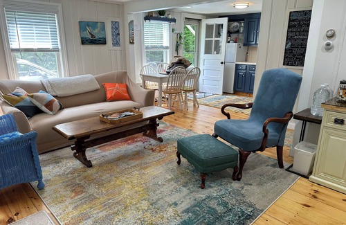 East Sandwich Cabaña | Cottage on Fern - minutes to East Sandwich Beach