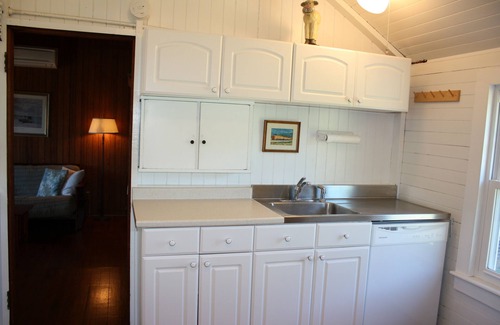Old Lyme Cabaña | Casa rural en finca histórica con playa privada y majestuosa vista de Long Island Sound.
