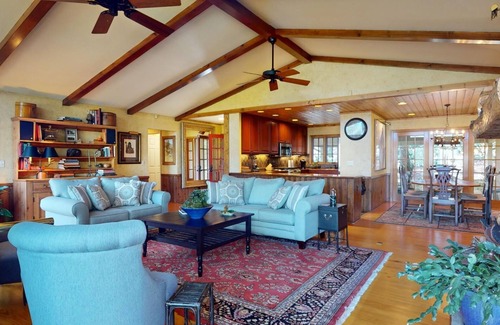 Highlands Cabina | Cottage on Homer Potts | Charming Cottage with Chef`s Dream Kitchen