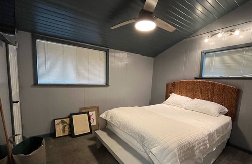 Bloomingdale Cabaña | Cottage on inlet with waterfront footage and access to North & South Scott Lake!