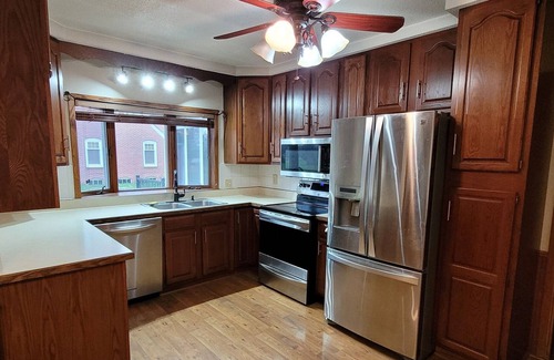Ackley Casa | Cottage on Tenth
