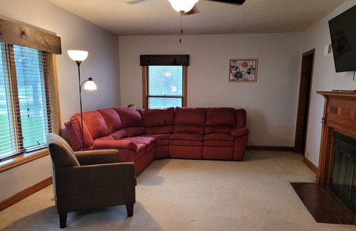 Ackley Casa | Cottage on Tenth