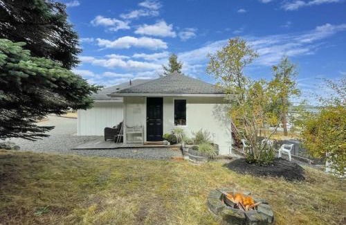 Sequim Casa | Cottage on the Bay- Hot Tub, Beach, Dock, Kayaks
