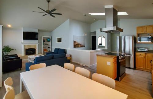 Westport Casa | Cottage on the Crest