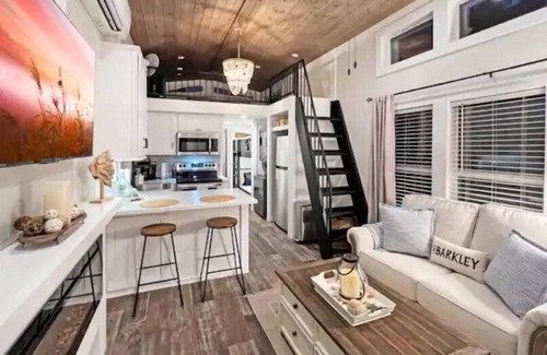 Dover Casa | Cottage on the Cumberland