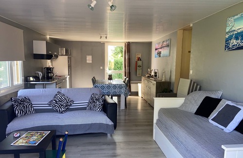 Guisy Casa | Cabaña al borde de un estanque