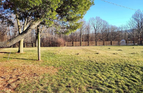 Stuarts Draft Cabaña | Cottage on the Farm