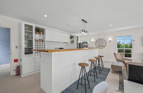 Aldinga Casa | Cottage On Vines - Aldinga - C21 SouthCoast Holidays