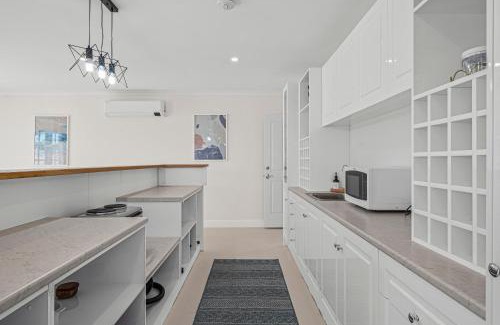 Aldinga Casa | Cottage On Vines - Aldinga - C21 SouthCoast Holidays