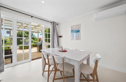 Aldinga Casa | Cottage On Vines - Aldinga - C21 SouthCoast Holidays