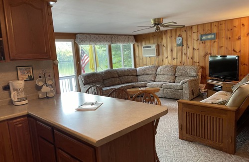 Parsonsfield Cabaña | Cottage on West Pond