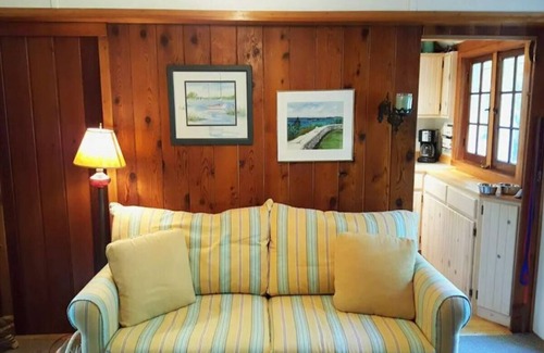 Carp Lake Cabaña | Cottage Overlooking Paradise Lake