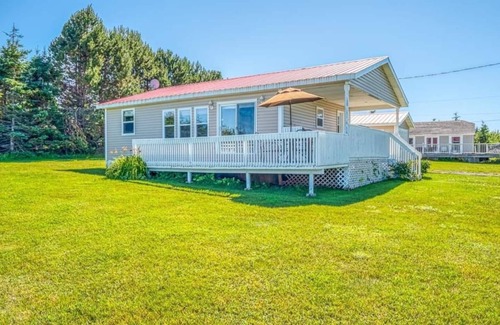 Lower Montague Cabaña | Cottage Overlooking the Ocean with