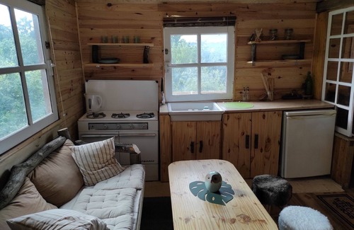 Le Mans Metropole Chalet De Esquí | Cottage perched in the heart of nature with large terrace