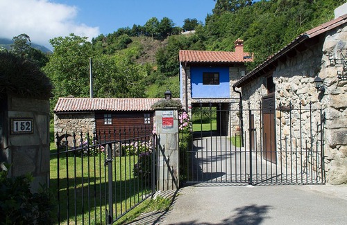 Obaya Cabaña | Casa rural, restaurada en piedra y madera en el pueblo de Loroñe, Colunga.