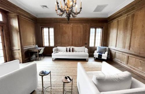 West Cornwall Casa | Cottage Retreat - Historic Cottage Home w Home Gym