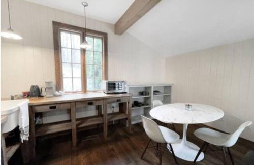 West Cornwall Casa | Cottage Retreat - Historic Cottage Home w Home Gym