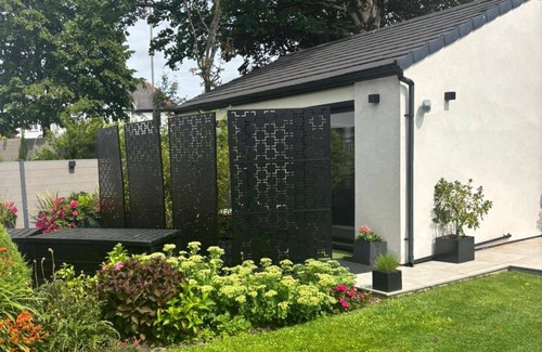 Bolton Cabaña | Cottage - Sleeps 2, Patio & Free On-road Parking