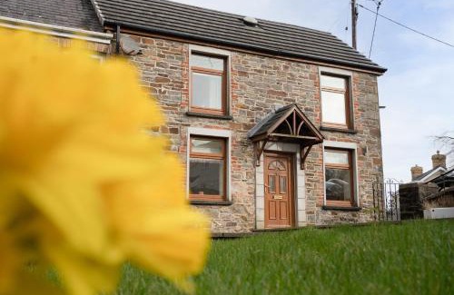 Brondini Casa | Cottage - Sleeps 4 - Garden - Parking