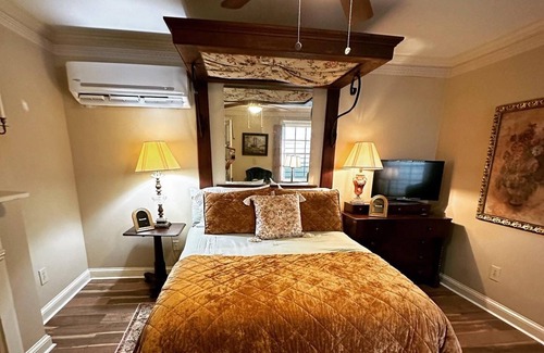 Vicksburg Cabaña | Cottage Suite at Flowerree