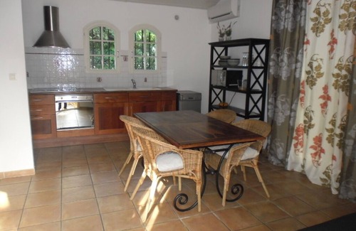 Arles Cabaña | Cottage *** único en el campo cerca de Arles, piscina privada sin vis a vis