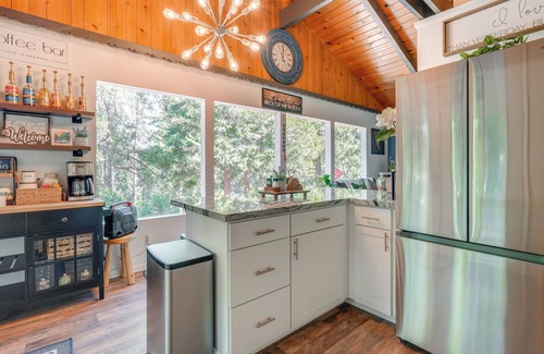 Mi-Wuk Village Cabaña | Cottage w/ Fire Pit & Grill in Mi-Wuk Village!