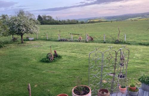 Les Moutiers-en-Cinglais Villa | Cottage with Hot Tube & private Sauna with panoramic view