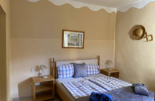 El Jaral Casa | Cottage with 2 Bedrooms.2 Bathrooms, Heated solar Pool, Sauna, Jacuzzi, Garden