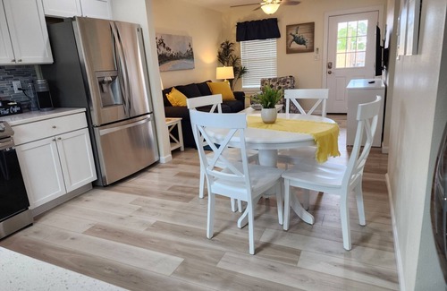 Navarre Cabaña | Cottage with awesome outdoor living area 5 minutes to Navarre Beach!