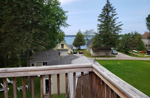 Central Lake Cabaña | Cottage with deeded access to the beautiful Torch Lake