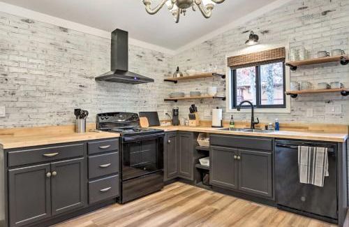 Osage Beach Casa | Cottage with Grill and Fire Pit in Osage Beach!