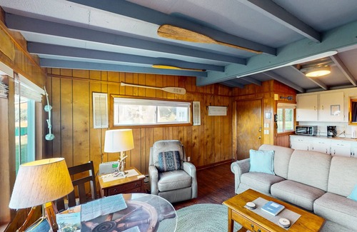 Yachats Cabaña | casa agradable para perros w / vistas panorámicas al mar en una zona tranquila