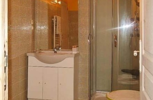 Thonac Cabaña | Cabaña con piscina y jardín, con capacidad para 6 personas, 2 habitaciones.