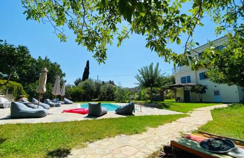 Troezen Casa | Cottage with Private Pool