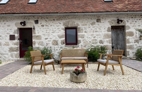 Montaigu-le-Blin Cabaña | Casa rural con Spa, Chimenea, Naturaleza y Confort en Montaigu-le-Blin