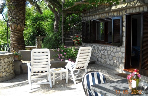 Anacapri Cabaña | Villa con espectaculares vistas al mar, piscina rodeada de jardín con vistas al mar.