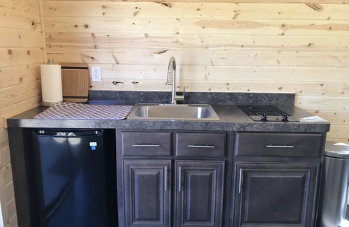 Kelseyville Cabaña | Double Queen Cottage - Centro de retiro de bienestar Mandala Springs
