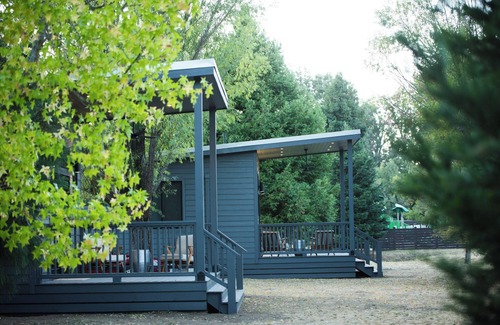 Kelseyville Cabaña | Double Queen Cottage - Centro de retiro de bienestar Mandala Springs