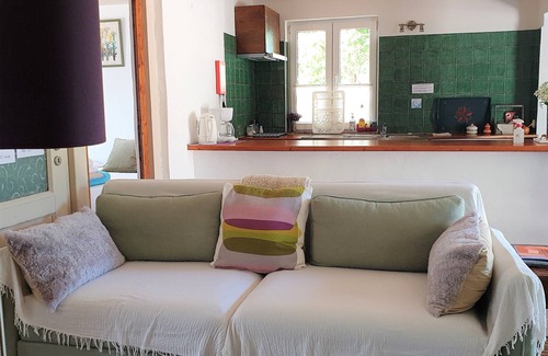 Quelfes Cabaña | Casa rural familiar de 2 dormitorios con piscina
