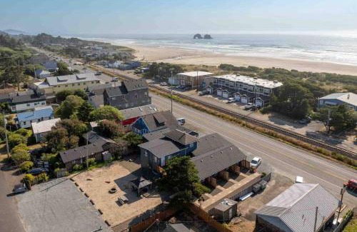 Rockaway Beach Casa | Cottages at Rockaway Beach Suite #2