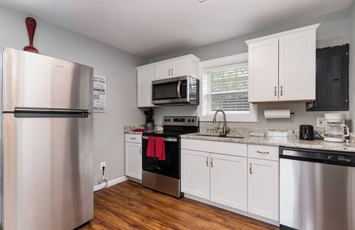 Atlantic Beach Casa | Cottages @ Pearl Beach - Walk to Beach -Suite A