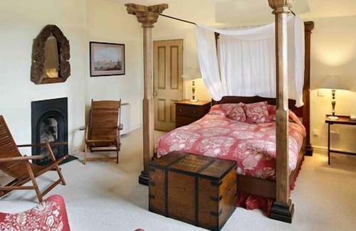 Whitchurch Cabaña | Cotton Cottage tiene algunas características únicas, incluida una torreta de estilo jacobeo.
