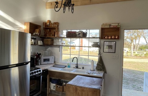 South Carolina Lakes & Blackwater Rivers Cabaña | COTTON HOUSE COTTAGE Super charming 100 Ac Historic Farm - 19 minutes to Aiken.
